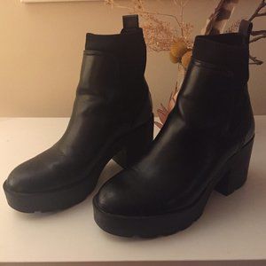 Chunky Heel Boots sz8